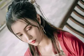 杨贵妃吃荔枝的诗图片