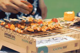 吃完就扔！国人发明纸烤炉，90分钟炙烤，100%降解，方便又环保图片