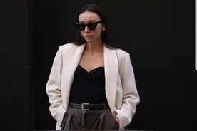荷兰时尚博主Beatrice Gutu 的同色系复古穿搭，看似简单但很高级图片