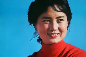 张金玲：名气不输刘晓庆，为了儿子忍痛息影，如今成著名画家图片