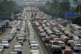 近期ETH网络手续费暴涨的原因图片