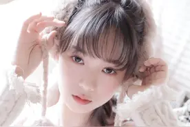 美图分享：元气美女吊带睡衣居家写真图片