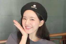 脸上有这三个特征的女生，“扎发”比“披发”好看，并非完全看脸图片