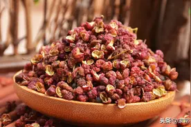 买花椒，懂行人都会牢记六字挑选口诀，避免买到果籽染色假花椒图片