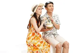 我给我妈及岳母买了同款羽绒服，老婆：你妈不配穿这么贵的衣服图片