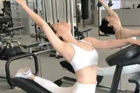 海清在健身房挥汗如雨，40岁的身材堪比少女，太励志了图片