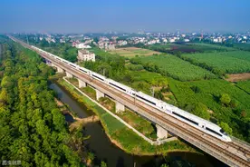 成渝贵高铁环线正式通车，内江至乐山时间缩短，车费还更便宜图片