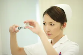 35岁已婚男哭诉：自从娶了个护士老婆，让我婚后日子苦不堪言图片