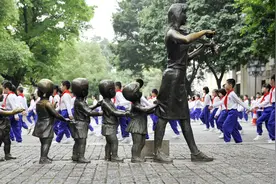 建国以来出生人数排前十的是哪些年份？这十年里有您或您的家人吗图片