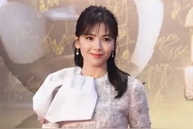 演员刘涛正式入职阿里，取名“刘一刀”，与另一位涛姐将直播首秀图片
