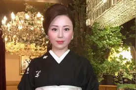 高嶋：年入30亿日元的日本逆天妈妈桑，只有金钱和狗不会背叛图片