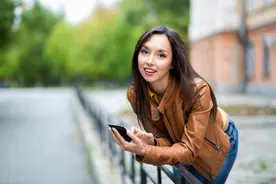 成年人的爱情是花前月下还是“性”，都不是，听听她们怎么说？图片
