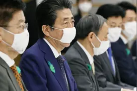 疫情下，大批日本人宅家炒外汇，保证金账户交易量翻番！此时政府发放“安倍口罩”却被曝出有质量问题图片