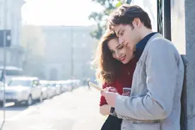 怎么看待“人要多谈几次恋爱才能遇见适合自己的人”图片