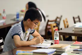 看完一个三本生逆袭北大研究生的经历，很多985学生都自叹不如图片