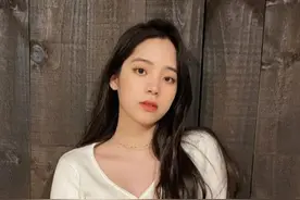 女团同款｜这又甜又酷的少女风谁顶得住啊图片