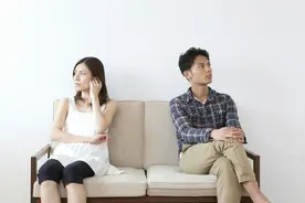 我敢担保：男人坚持三不主动，很容易得到女人的心图片