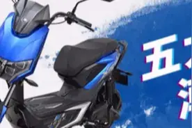 最高时速42KM/H，续航60KM，爱玛极客X210挺适合年轻人图片