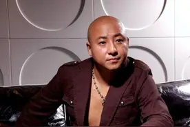 戏外是哥们，戏内是敌人，周晓鸥与吴京那不得不说的“塑料友情”图片
