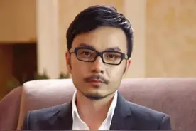 全国107位知名主持人齐聚合影，汪涵凭实力跻身第一排？图片