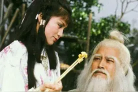 黄蓉拜毕生对手洪七公为师，骄傲自负的黄药师，为何还很高兴？图片
