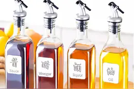 为厨房而生的油壶！用它装油，装醋，装料酒，单手操作一滴不漏图片