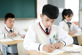 把放任不管当作静待花开，是教育中很可怕的事情图片