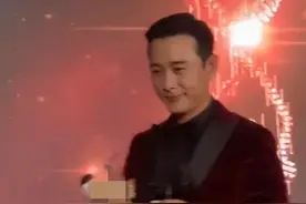 罗晋当爸后太操劳？身材消瘦发际线也后移，与老婆唐嫣差太多图片