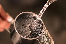 100斤高粱能酿出多少酒，能有多少利润？偷偷告诉你们真实答案图片