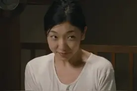 片长3小时的日本片，上映时影院爆满，有人宁可站着也要看完图片