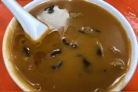 郑州方中山胡辣汤，18一碗，有人说好喝有人说信球辣，争议太大图片