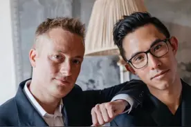 贵族邓永锵独子晒婚照携丈夫庆结婚一周年，名门出身无意传宗接代图片