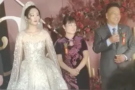 朱小伟重金娶娇妻，妹妹翻白眼一脸不悦，180斤朱雪梅何时嫁人图片