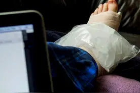 为什么骨折患者术前、术后以及康复时要冰敷，医生给您详细讲清楚图片