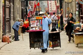 农村有人高价收购旧水缸和旧木头，有啥用途？看完明白图片
