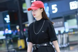 韩国女团演出，为何每人腿上都有一条黑丝带？看完这篇你就懂了图片