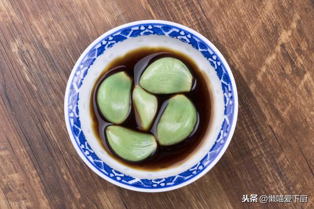 为什么你泡的腊八蒜不绿？很可能和这“4泡”有关，涨知识了