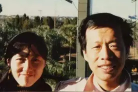 王小波：一想到你，我这张丑脸上就泛起微笑图片