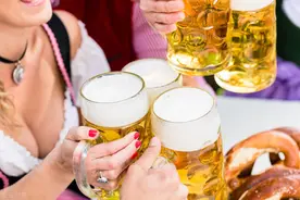 买啤酒时，只要看到这3种配料，都是“工业水啤”，酒味淡像喝水图片