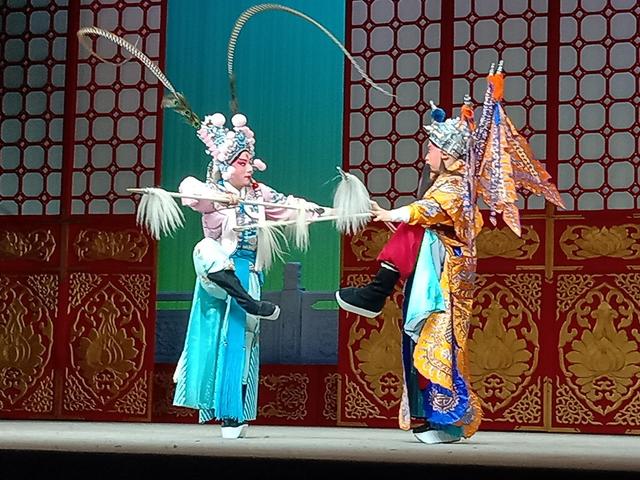 戏曲演员的基本功，“从头发丝到脚趾头"都要练，网友：吹牛