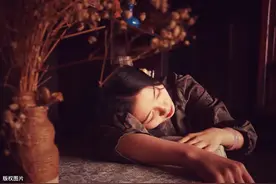 小说：打工供姐姐读书，她却嘲笑我穷酸，我嫁高富帅让她急红眼图片