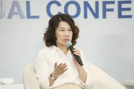 换掉成龙，亲自为格力代言，董明珠走过的路寸草不生图片