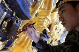 工人修复观音像，无意之中触动机关，发现意外惊喜图片