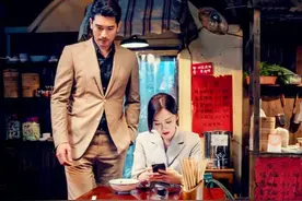 195的高以翔和165的秦岚演戏，为何没有明显身高差？原因让人感动图片