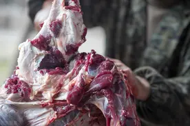 买牛肉，选表面干的还是湿的？牢记“3不买”，牛肉新鲜肉香十足图片