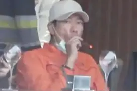 淡出娱乐圈6年，张耀扬露面抽雪茄，昔日港片大反派已57岁图片