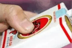 面试官：别人发烟时唯独不发你，怎么做才不尴尬？小伙完美解答图片