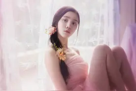 梦境般的悸动，修长皙白的梦幻人像/500PX摄影师Lin图片