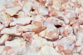 超市里冻鸡腿从哪里来？夜市5元1个的烤鸡腿凭啥赚钱？涨知识了图片