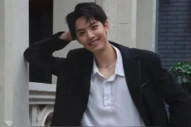 小说都不敢这么写！周峻纬：18岁公开，20岁订婚，22岁结婚图片